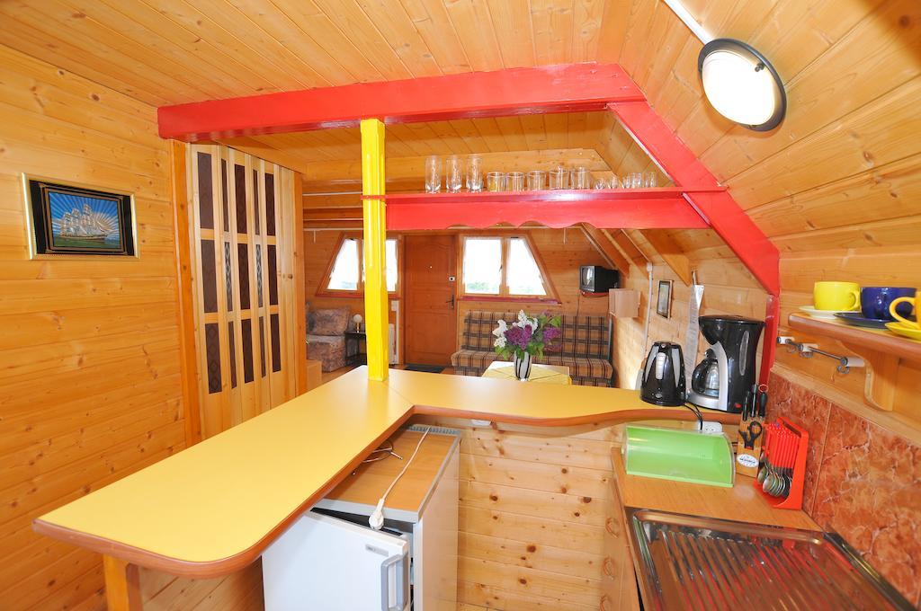 Osrodek Wczasowy Domino Bis Apartamento Dźwirzyno Quarto foto